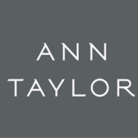 ✨Host Pick✨ Anne Taylor LOFT | Patterned V-neck Sweater - Picture 6 of 7